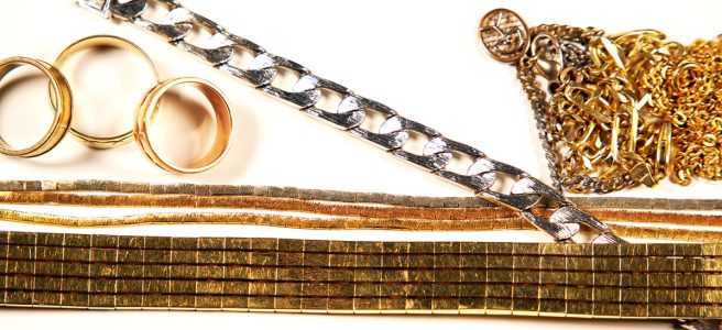 Goldketten, Goldringe und Goldarmband